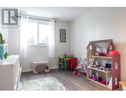 112 KATHRYN CRESCENT - 31