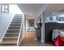 112 KATHRYN CRESCENT - 34