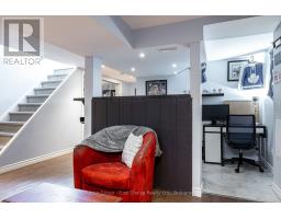 112 KATHRYN CRESCENT - 36