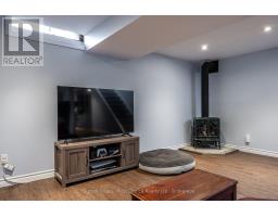 112 KATHRYN CRESCENT - 37