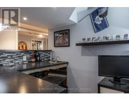 112 KATHRYN CRESCENT - 38