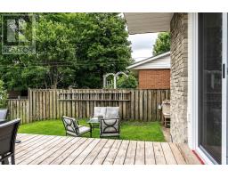 112 KATHRYN CRESCENT - 41