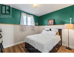 682449 260 SIDE ROAD - 21