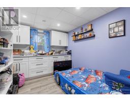 34 DIXON ROAD - 33