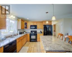 467 WILLIAM STREET N - 17