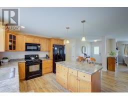 467 WILLIAM STREET N - 18