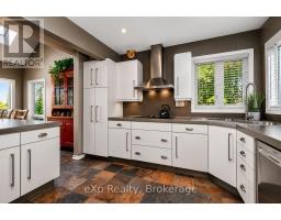 407047 GREY 4 ROAD - 18