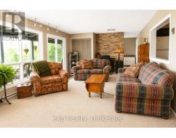 407047 GREY 4 ROAD - 32