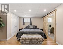 230 SAUGEEN STREET - 23