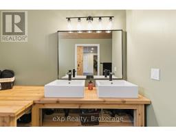 230 SAUGEEN STREET - 25