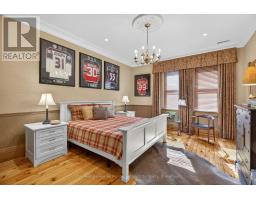 262 DINSLEY STREET - 33
