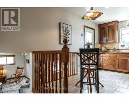 6 MEADOWRIDGE COURT - 18