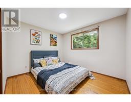 113 APPLEWOOD CRESCENT - 18