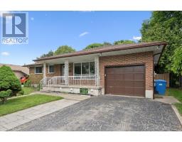 113 APPLEWOOD CRESCENT - 2