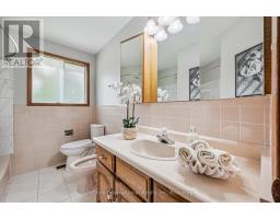 113 APPLEWOOD CRESCENT - 22