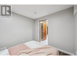 113 APPLEWOOD CRESCENT - 33