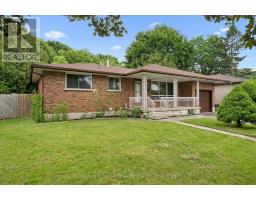 113 APPLEWOOD CRESCENT - 4