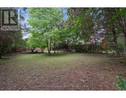 113 APPLEWOOD CRESCENT - 40