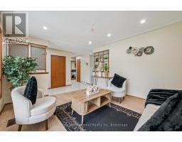 113 APPLEWOOD CRESCENT - 9