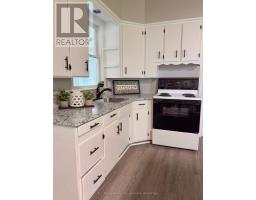 600 FISHLEIGH STREET - 11