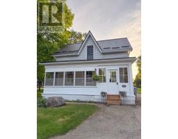 600 FISHLEIGH STREET - 2