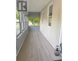600 FISHLEIGH STREET - 4