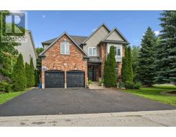 3 TRUESDALE CRESCENT - 1