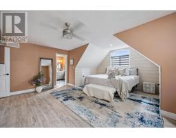 3 TRUESDALE CRESCENT - 24