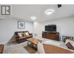 3 TRUESDALE CRESCENT - 31