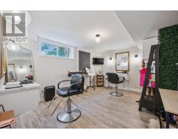 3 TRUESDALE CRESCENT - 35