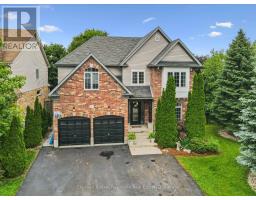 3 TRUESDALE CRESCENT - 42