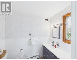 28 PENETANGORE ROW S - 15