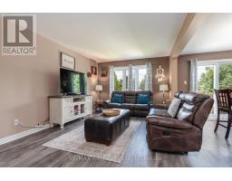 108 WALSH CRESCENT - 12