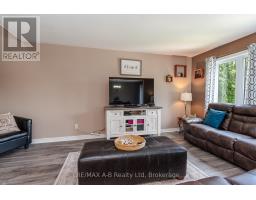 108 WALSH CRESCENT - 13
