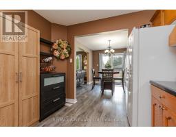 108 WALSH CRESCENT - 27