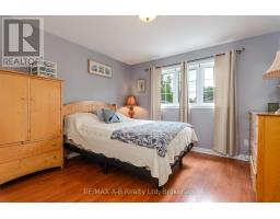 108 WALSH CRESCENT - 30