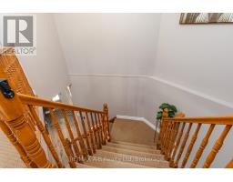 108 WALSH CRESCENT - 40
