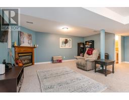 108 WALSH CRESCENT - 42