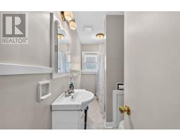 21 WATERLOO STREET S - 22