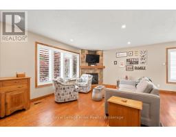 36 QUEEN STREET - 11