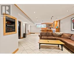 36 QUEEN STREET - 27
