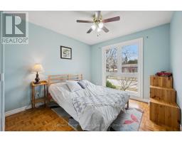 18 GATEWAY DRIVE - 13