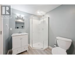 18 GATEWAY DRIVE - 20
