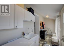 146 QUEEN STREET S - 23