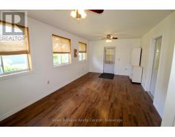 55 - 302694 DOUGLAS STREET - 11
