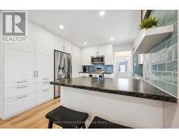 23 HASTINGS BOULEVARD - 23