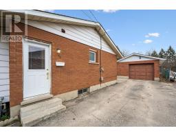 23 HASTINGS BOULEVARD - 40