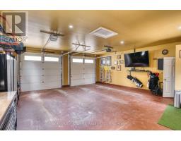 459 WALLACE AVENUE N - 15