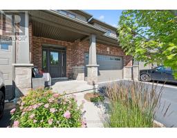 11 - 254 GOSLING GARDENS AVENUE - 3