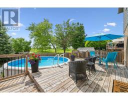 38 SHADYBROOK CRESCENT - 41